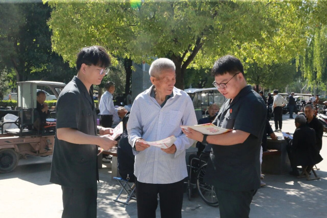 宜阳法院开展常态化扫黑除恶斗争普法宣传活动